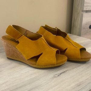 Clarks wedge sandals- like new!